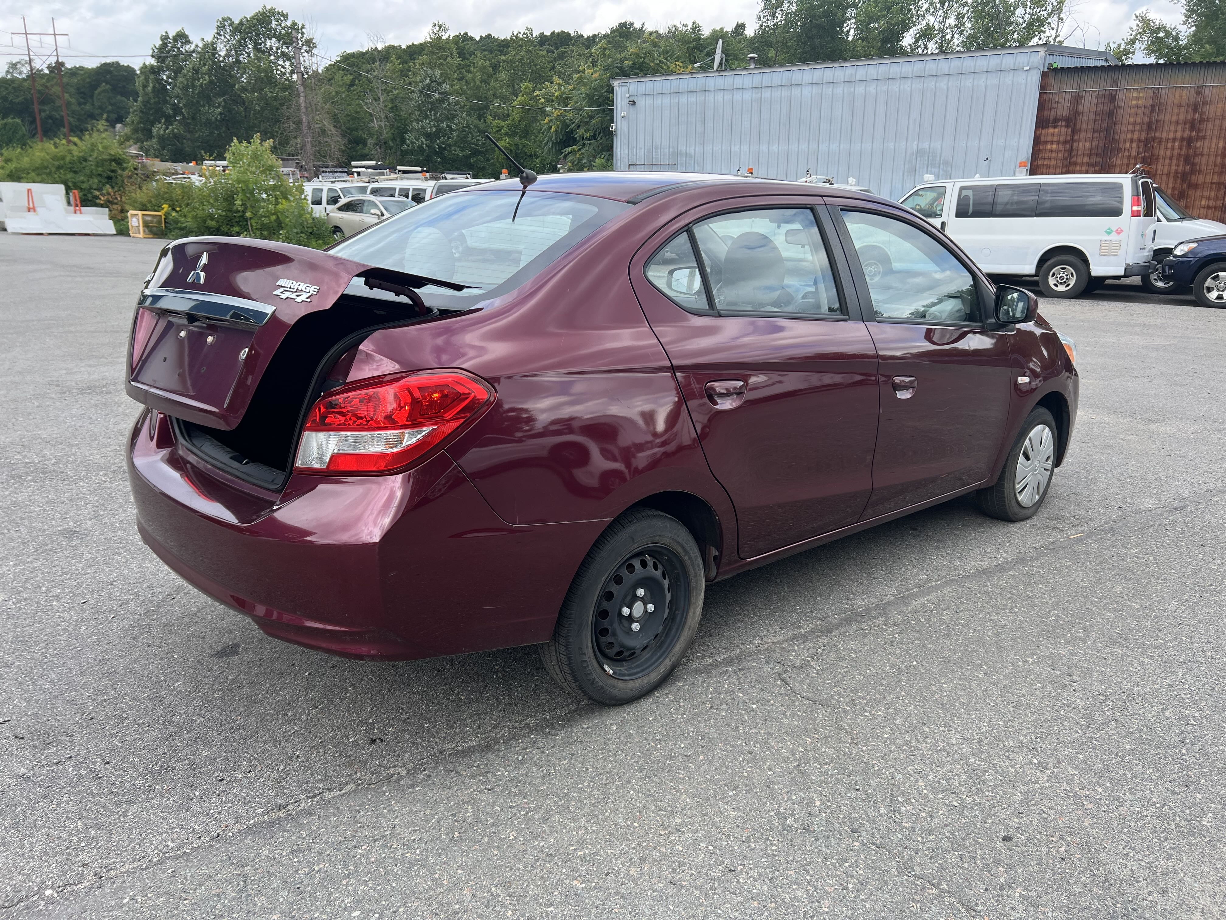 2018 Mitsubishi Mirage G4 Es vin: ML32F3FJ6JHF04229