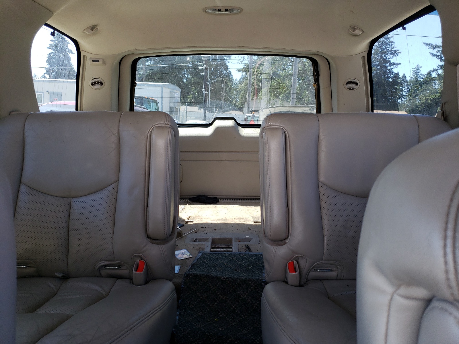 1GYEK63NX4R277261 2004 Cadillac Escalade Luxury