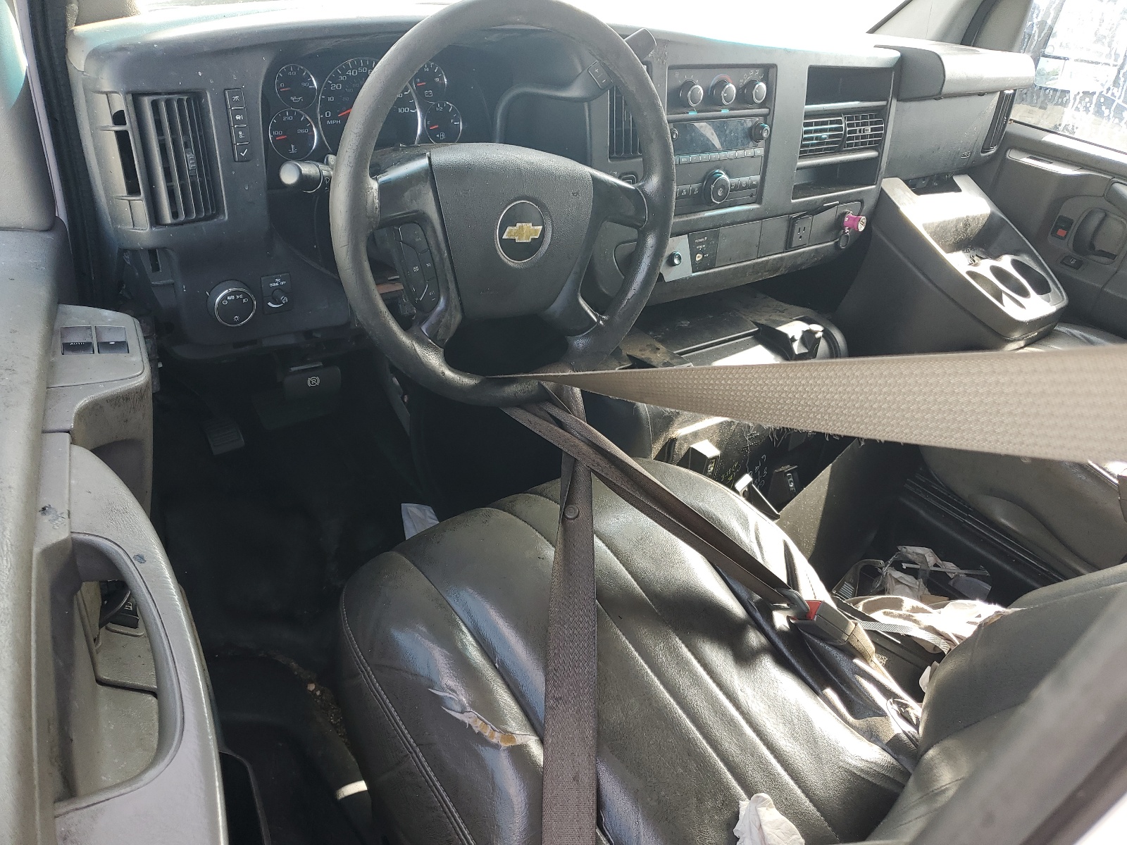 1GCWGFCG3F1111842 2015 Chevrolet Express G2500