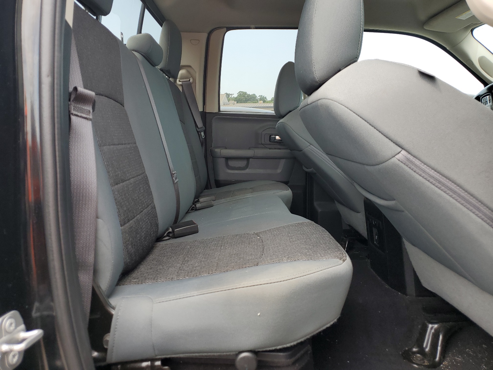 1C6RR7GT5KS741684 2019 Ram 1500 Classic Slt