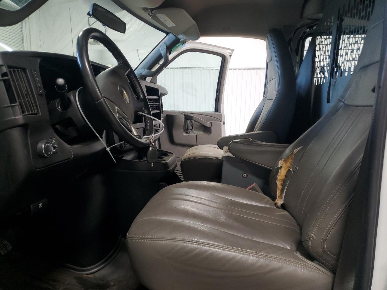 2017 Chevrolet Express G2500 VIN: 1GCWGAFG5H1323658 Lot: 64793894