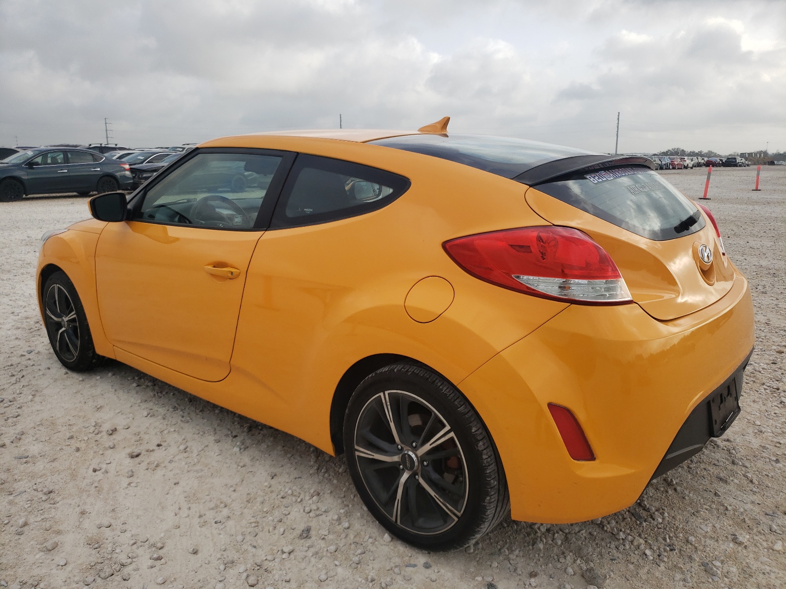 2013 Hyundai Veloster vin: KMHTC6AD9DU157965