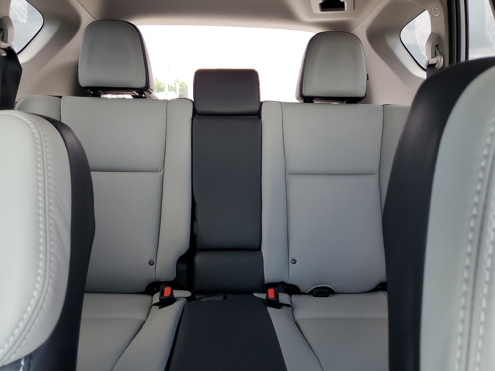 2T3YFREV2JW405669 2018 Toyota Rav4 Limited