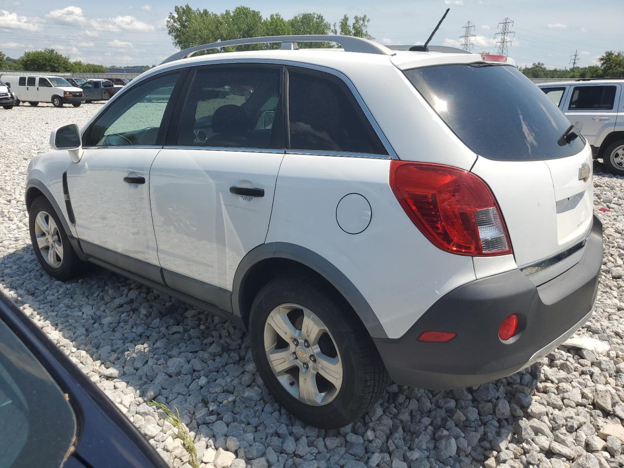 3GNAL1EKXFS520436 2015 CHEVROLET CAPTIVA - Image 2