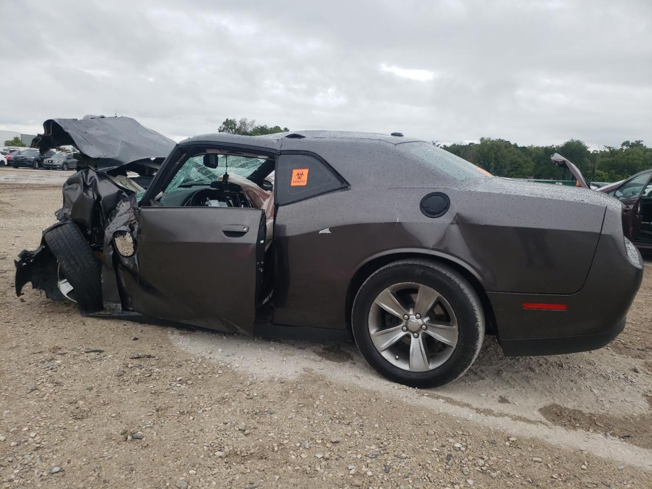 2C3CDZAG9GH130869 2016 DODGE CHALLENGER - Image 2