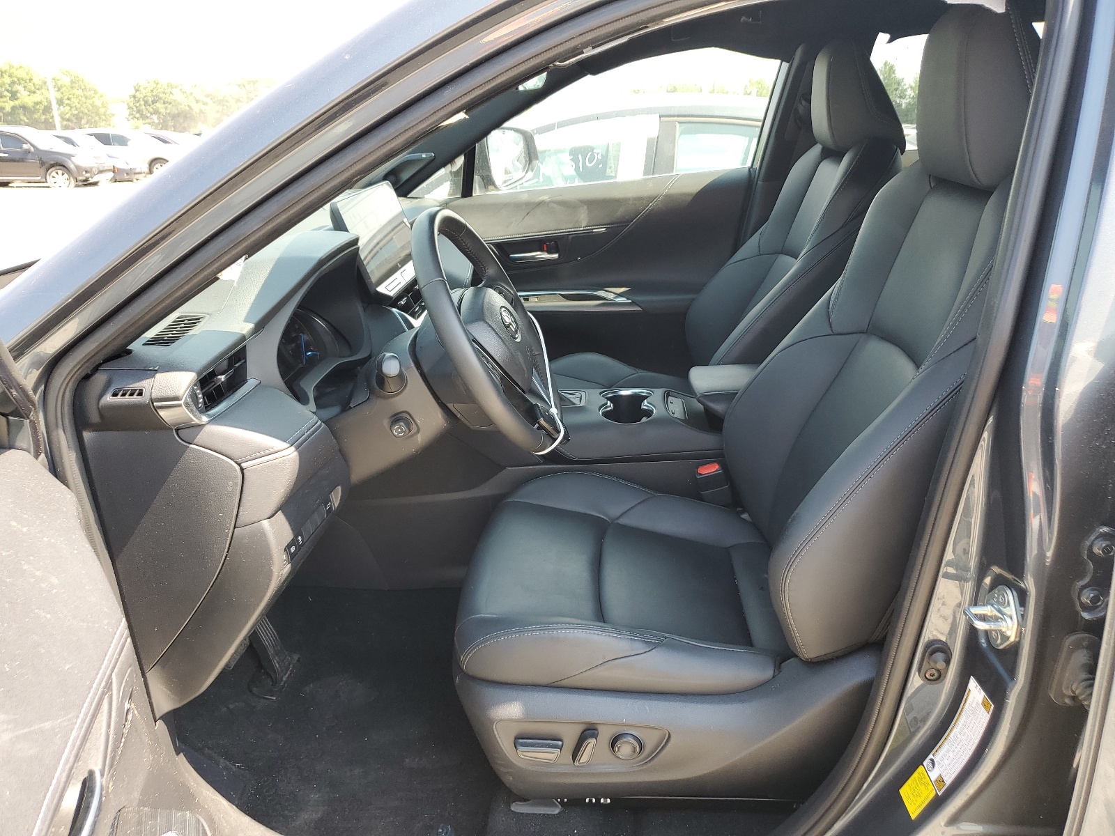 JTEAAAAH7PJ122933 2023 Toyota Venza Le