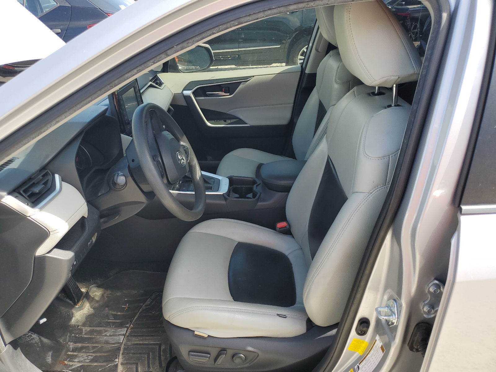 JTMW1RFV9KD011511 2019 Toyota Rav4 Xle