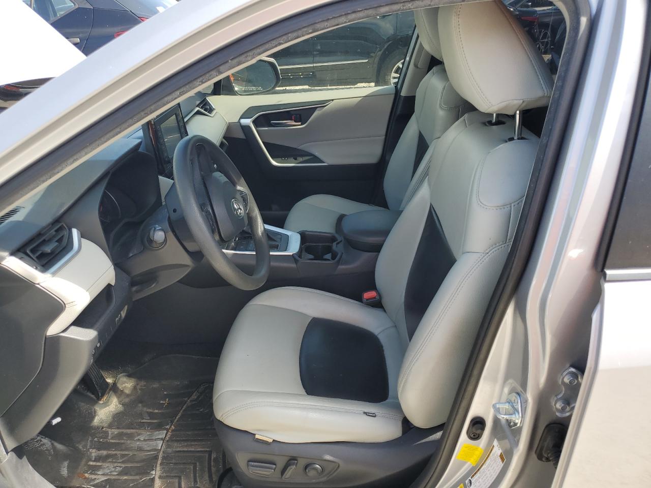 2019 Toyota Rav4 Xle VIN: JTMW1RFV9KD011511 Lot: 61493994