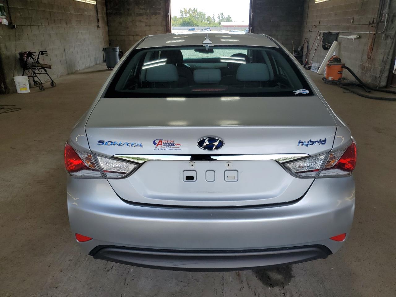 2015 Hyundai Sonata Hybrid VIN: KMHEC4A42FA137364 Lot: 65581804