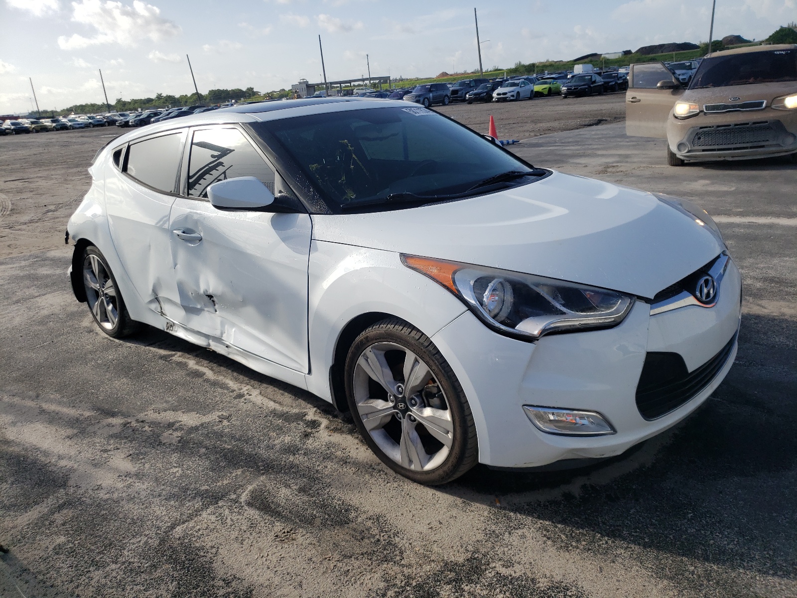 2017 Hyundai Veloster vin: KMHTC6AD1HU322459