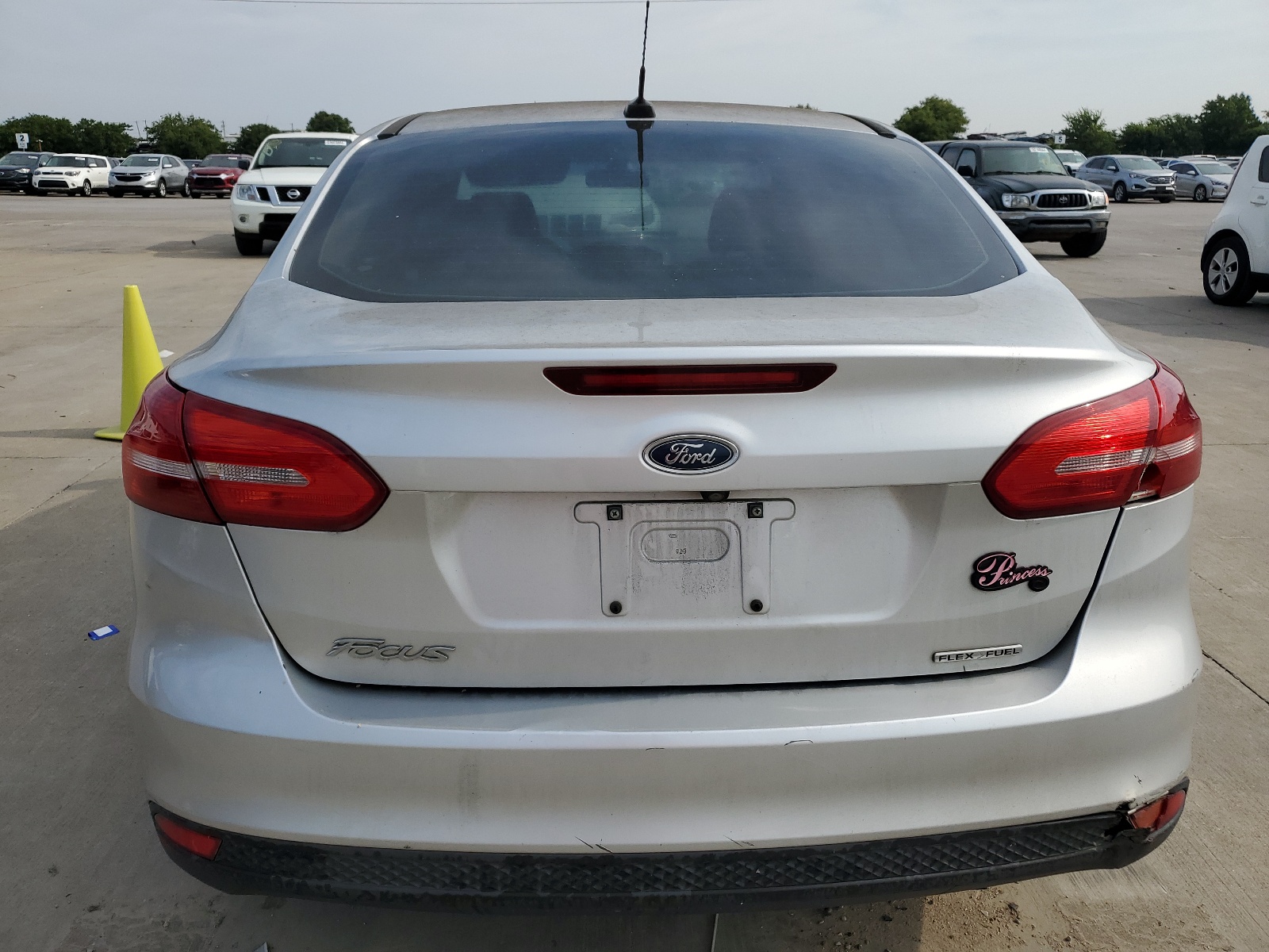 2016 Ford Focus S vin: 1FADP3E28GL394919