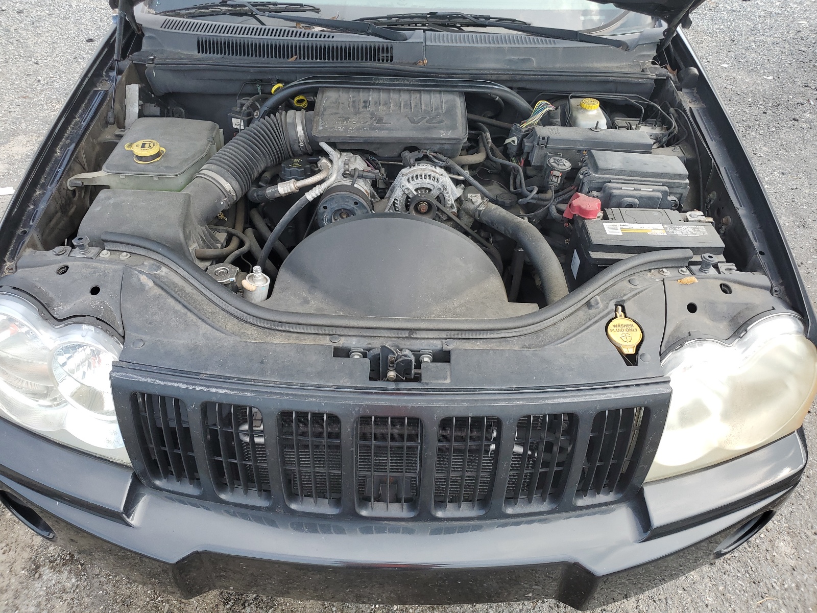 1J4GS48K65C605081 2005 Jeep Grand Cherokee Laredo