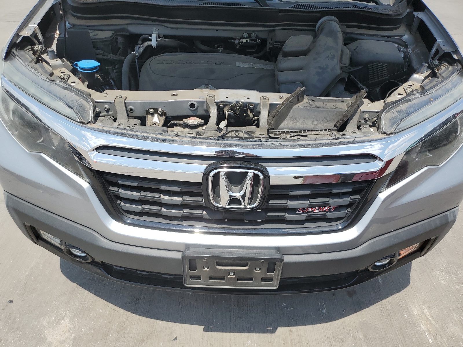 5FPYK2F1XJB002809 2018 Honda Ridgeline Sport