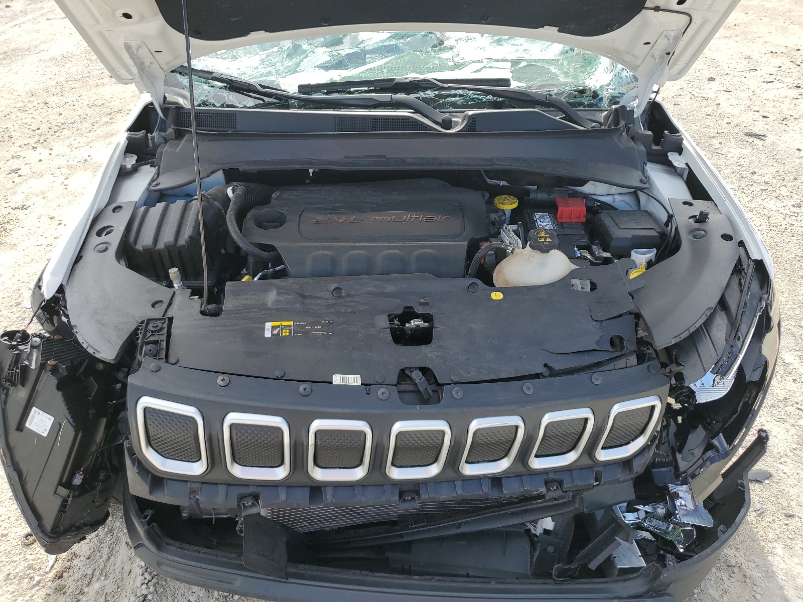 3C4NJCBB1NT119043 2022 Jeep Compass Latitude