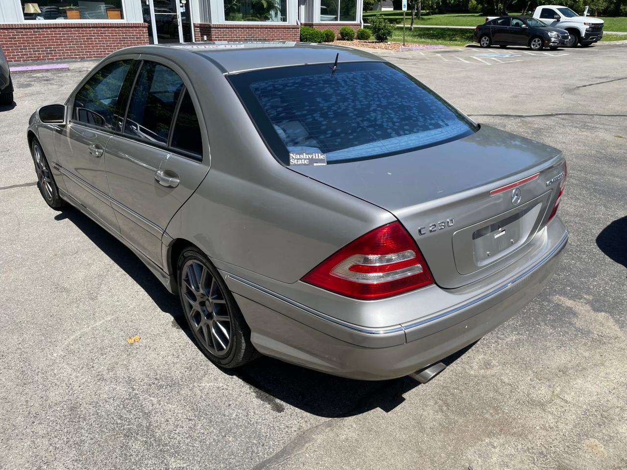 2005 Mercedes-Benz C 230K Sport Sedan VIN: WDBRF40J35F726010 Lot: 64689234