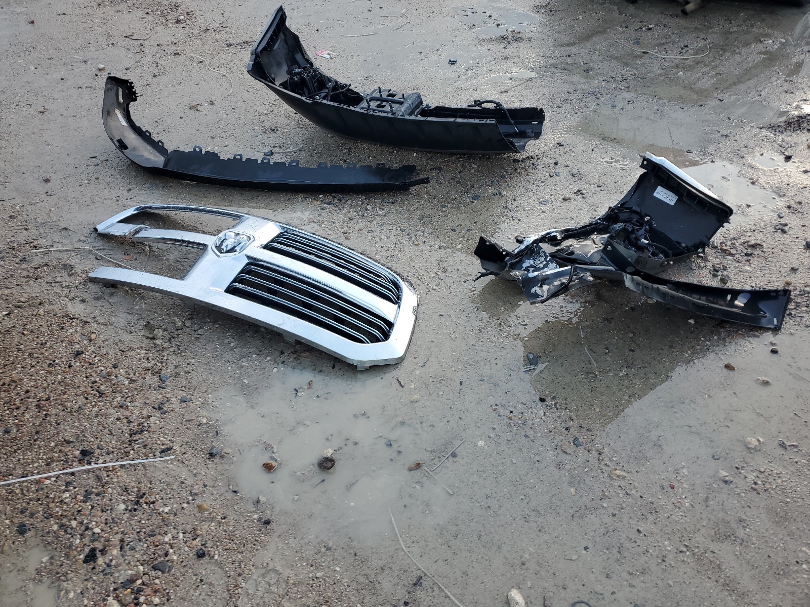 1C6RR6LT2HS550605 2017 Ram 1500 Slt