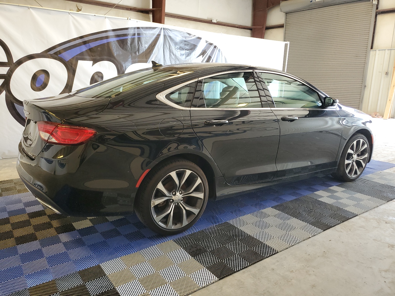 2015 Chrysler 200 C vin: 1C3CCCCG2FN572606