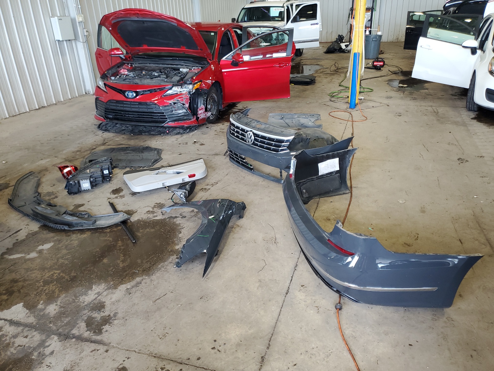 1VWDT7A33HC067466 2017 Volkswagen Passat R-Line