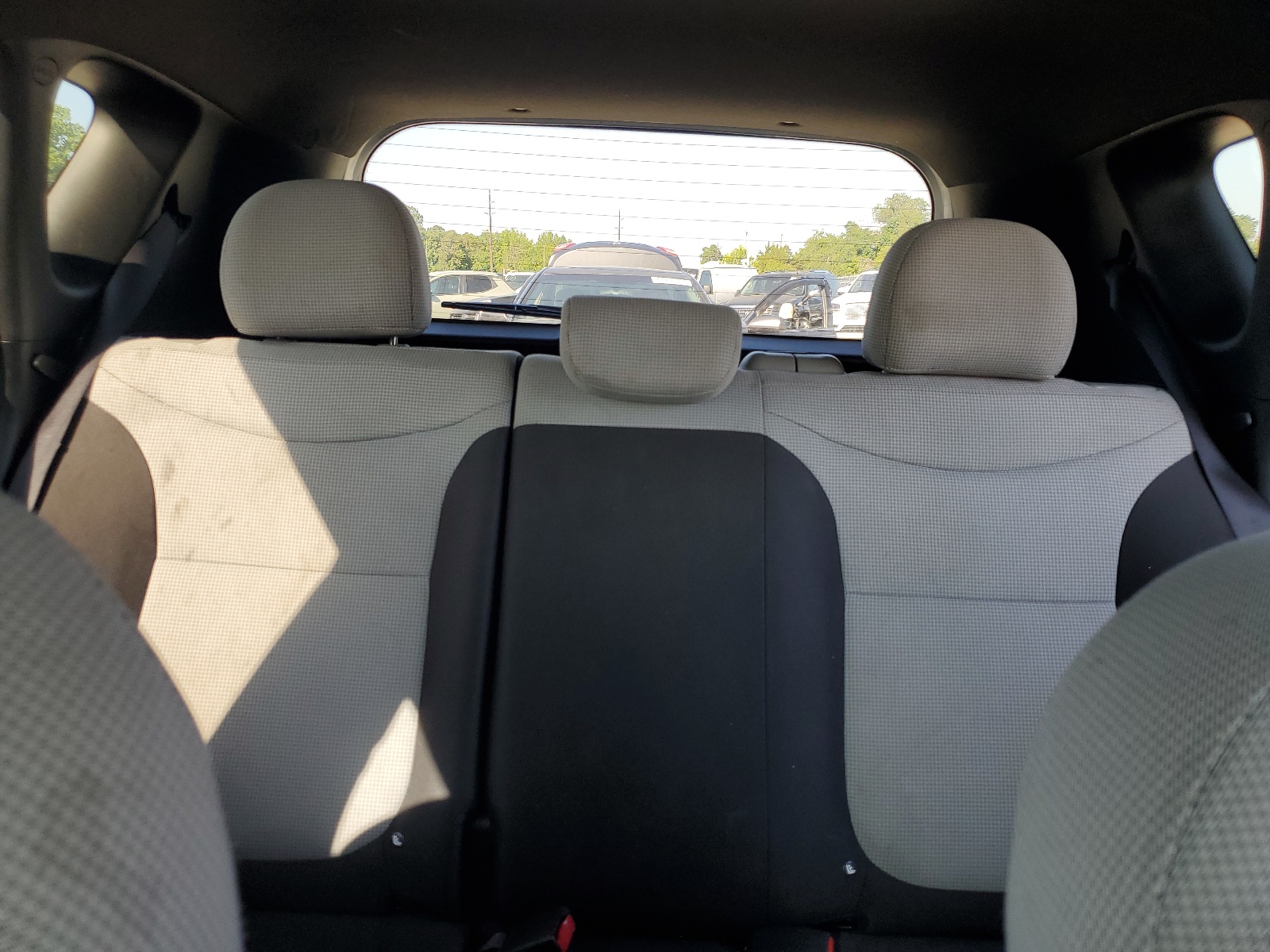 KNDJN2A26H7443502 2017 Kia Soul