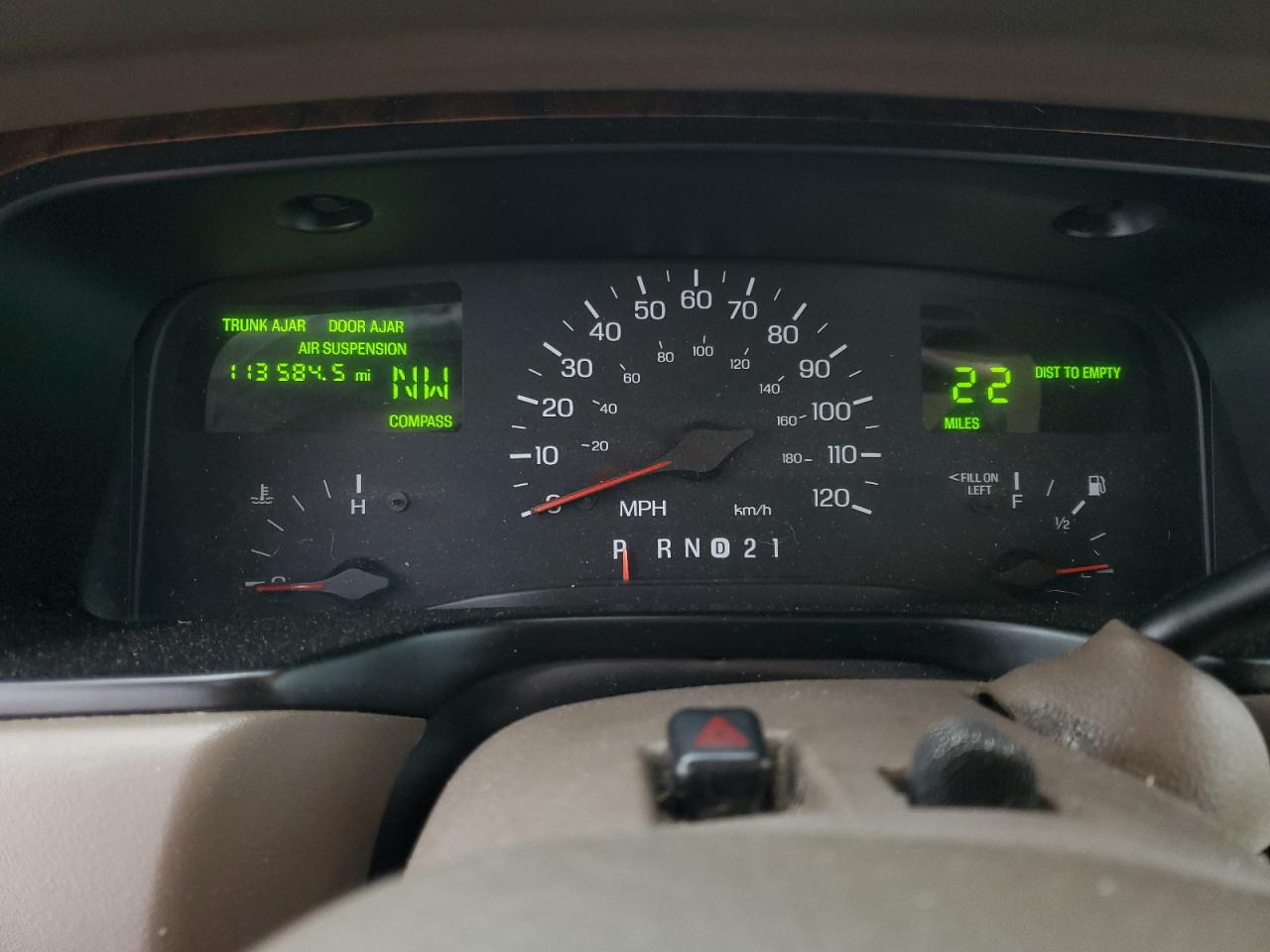 1998 Lincoln Town Car Signature VIN: 1LNFM82W7WY659875 Lot: 62570024