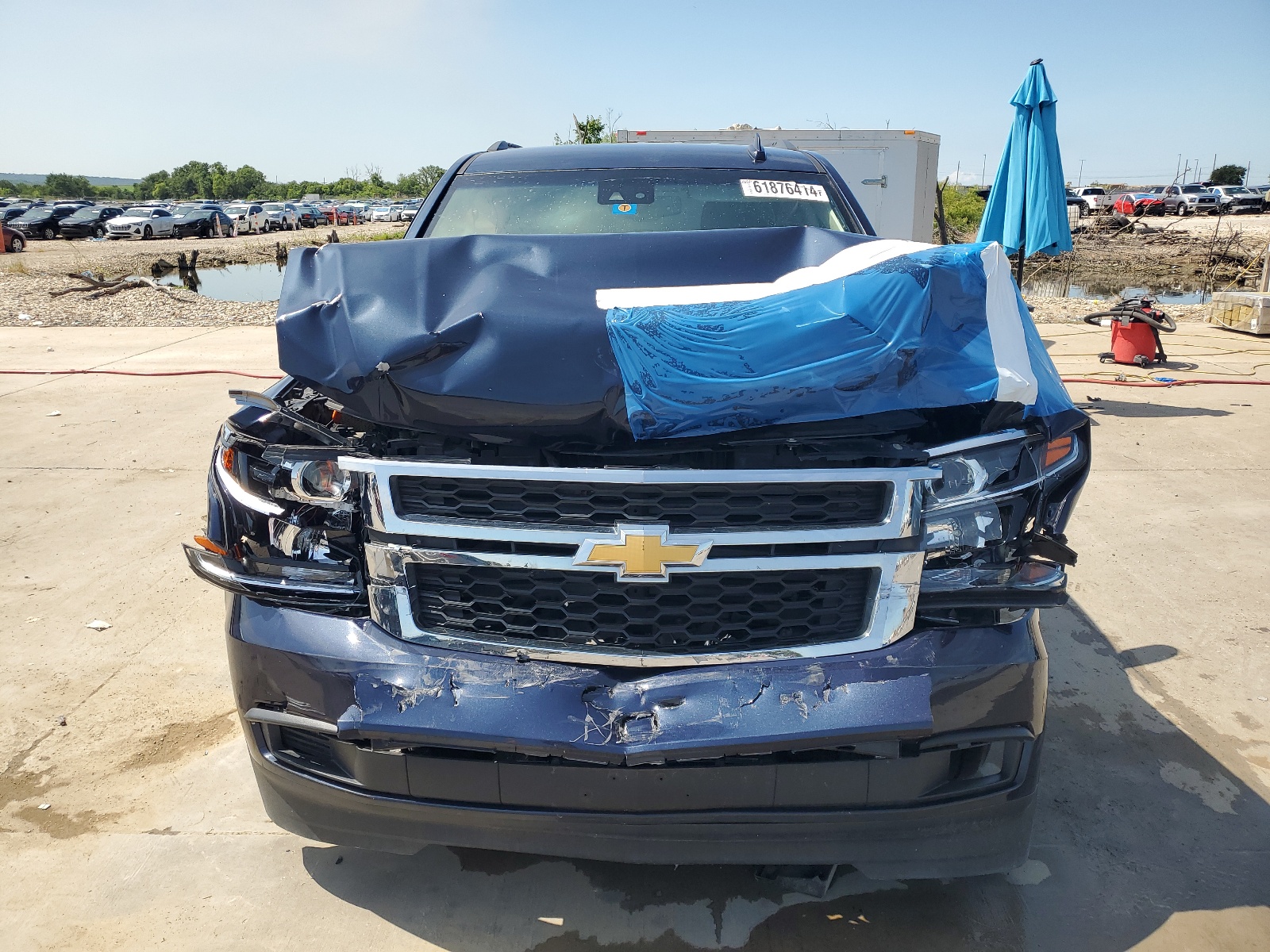1GNSKBKC5KR329370 2019 Chevrolet Tahoe K1500 Lt