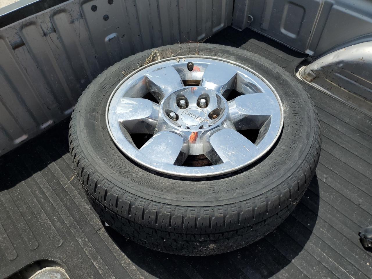 2005 GMC New Sierra C1500 VIN: 2GTEC13T651127680 Lot: 64839064