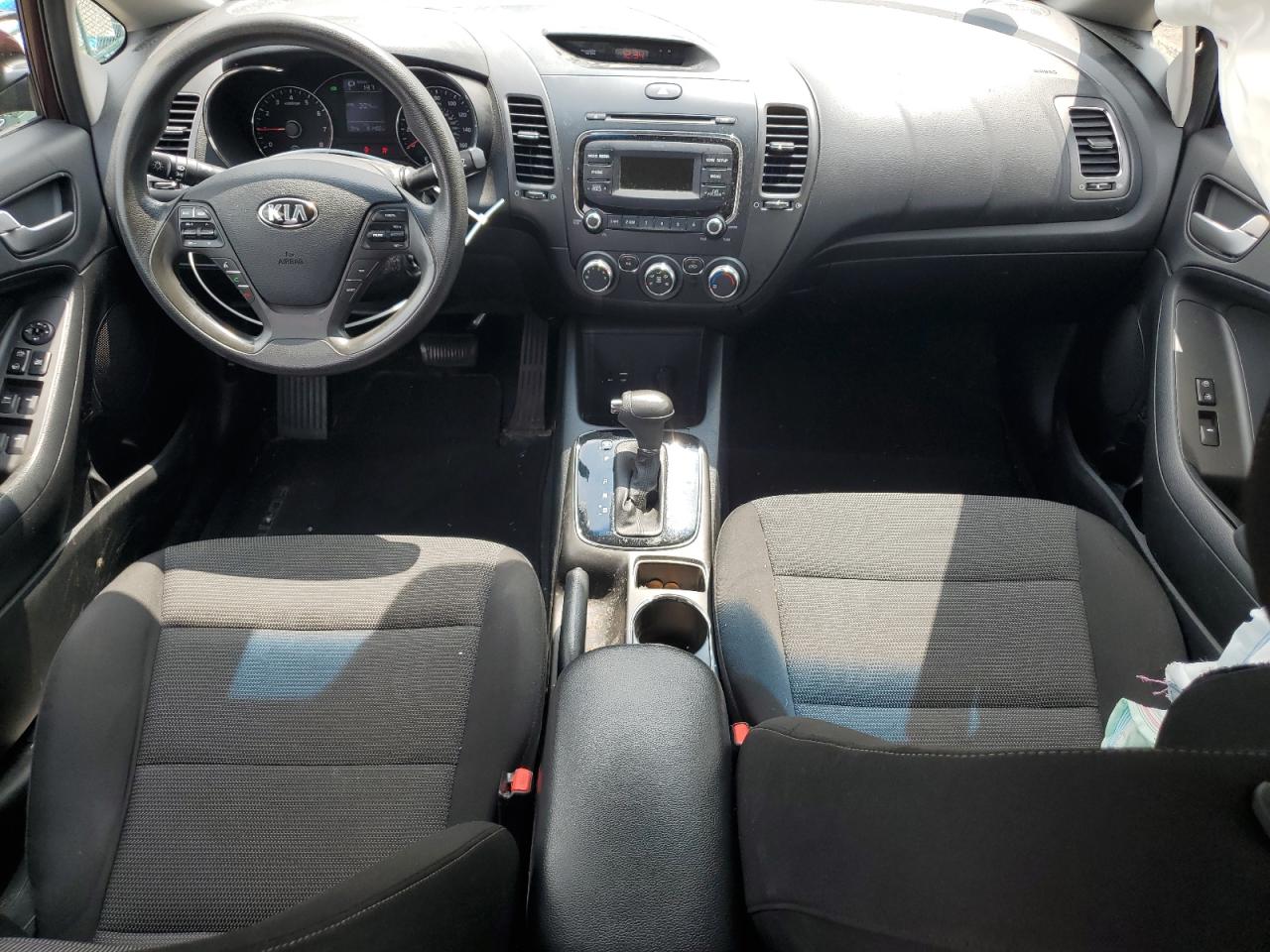 3KPFK4A70JE217225 2018 Kia Forte Lx