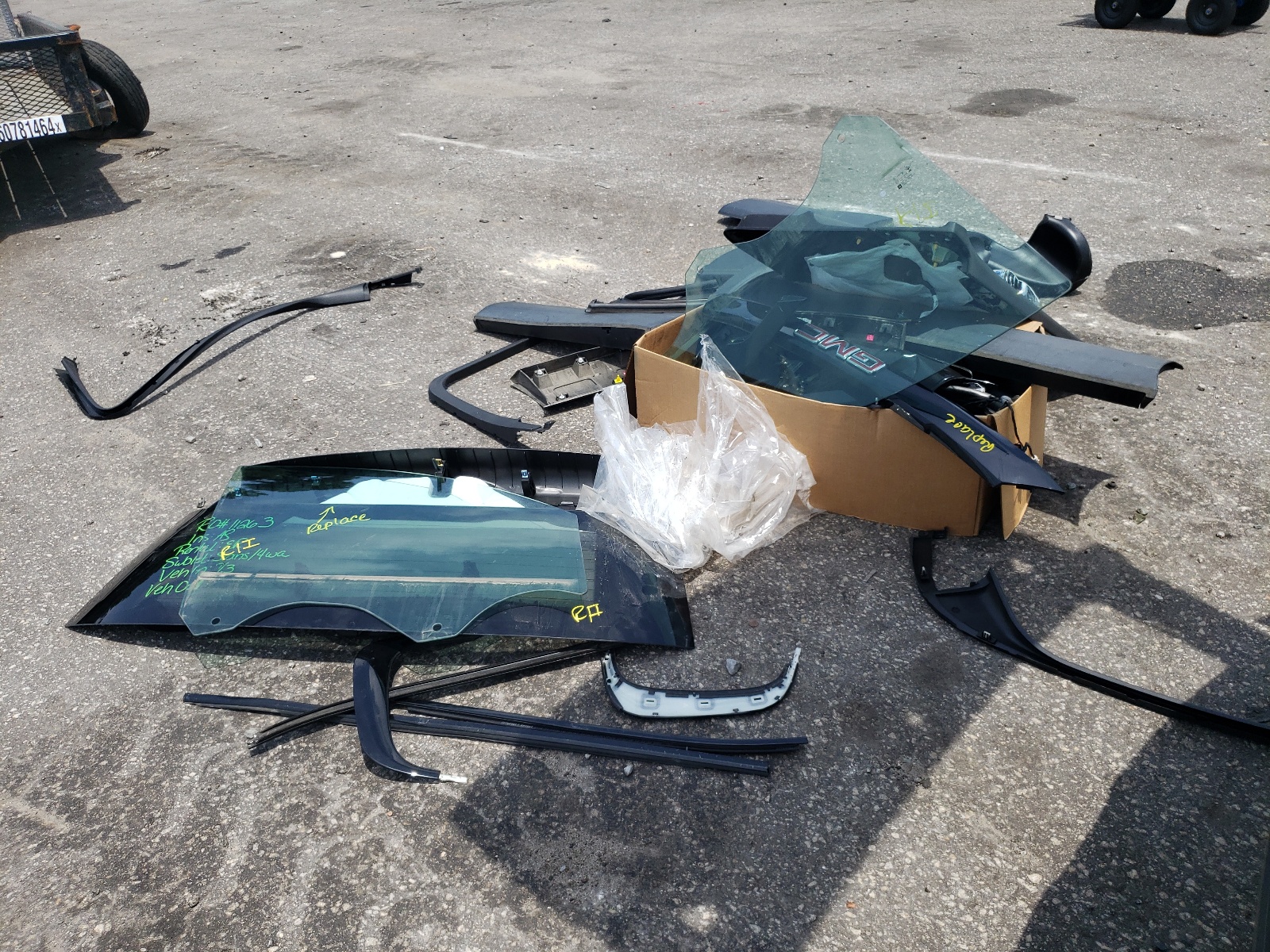 1GKKNRLS6MZ106020 2021 GMC Acadia Sle