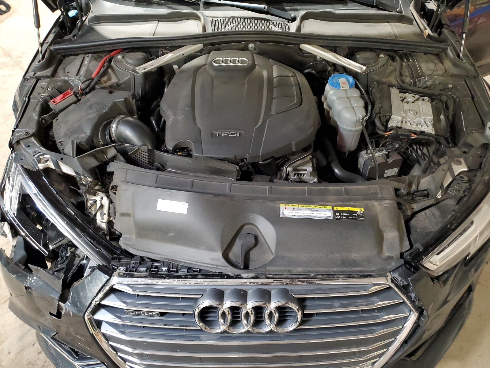 WAUENAF42JN010988 2018 Audi A4 Premium Plus