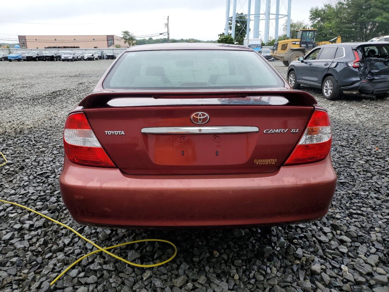 2002 Toyota Camry Le VIN: 4T1BE32K62U555472 Lot: 64302734