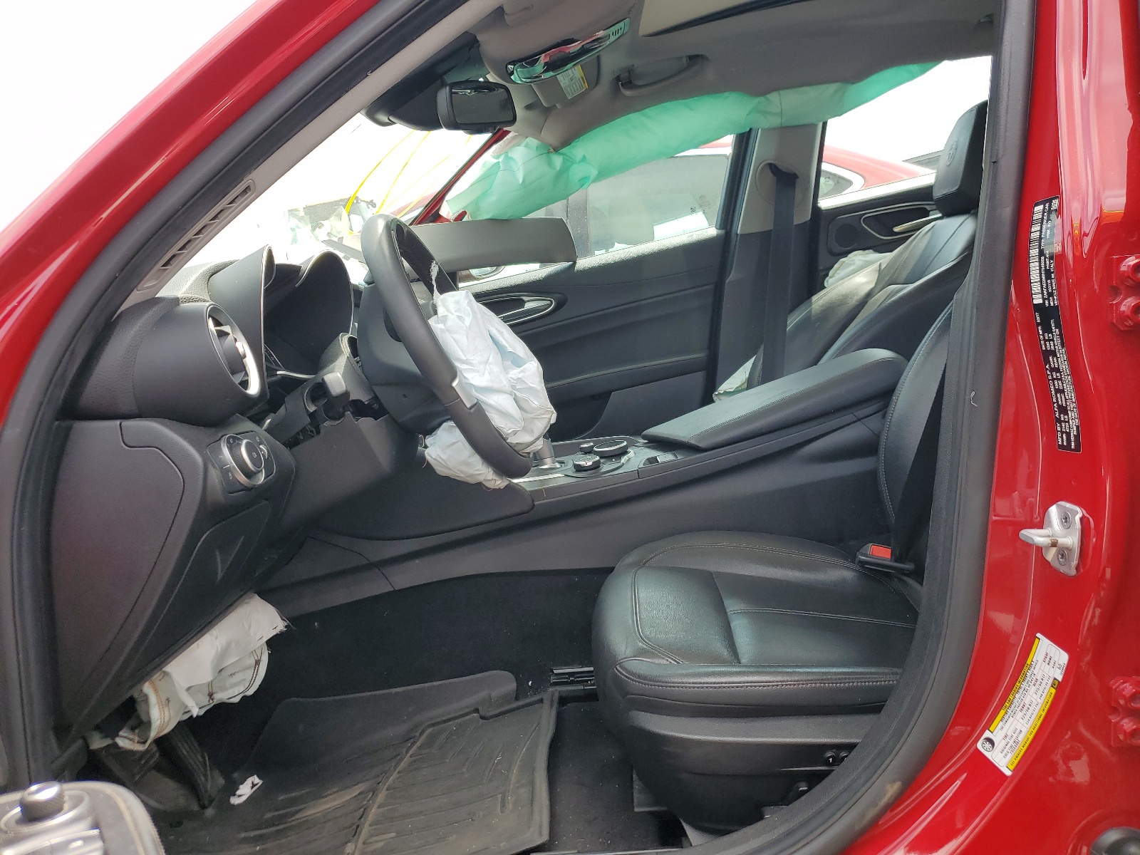 ZARFAEDN6H7548068 2017 Alfa Romeo Giulia Q4