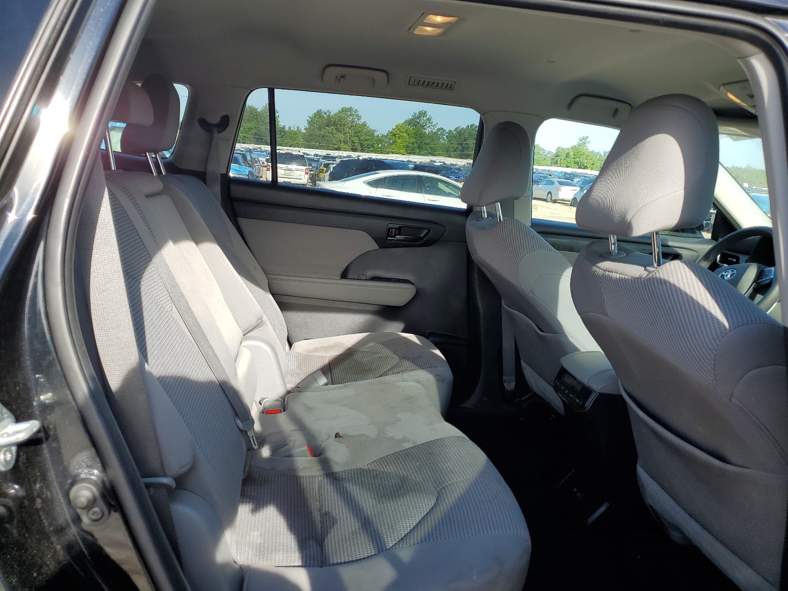 5TDCZRAH9MS086777 2021 Toyota Highlander L