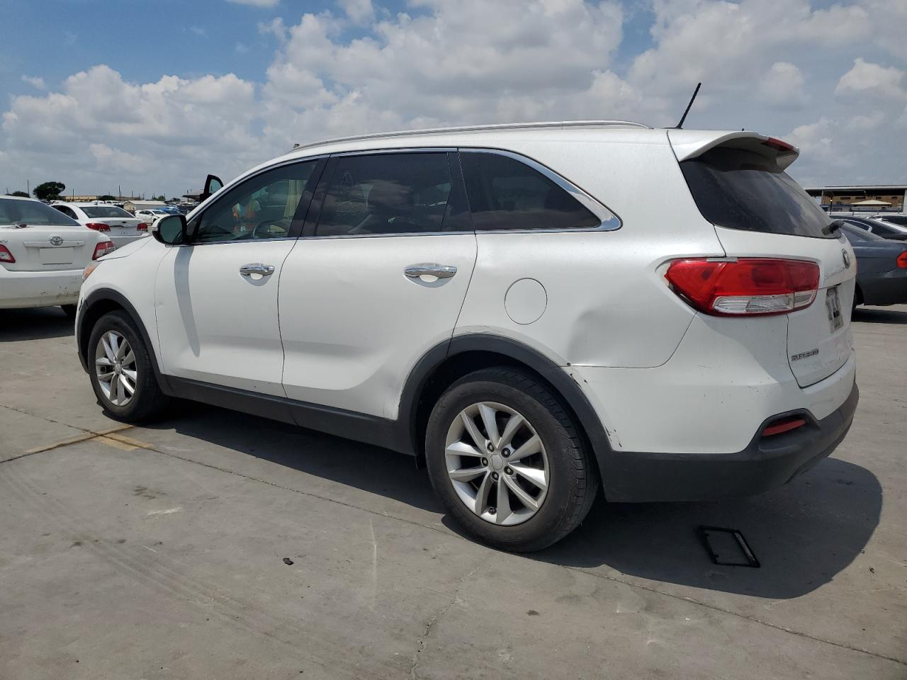 2018 Kia Sorento Lx vin: 5XYPG4A59JG393505