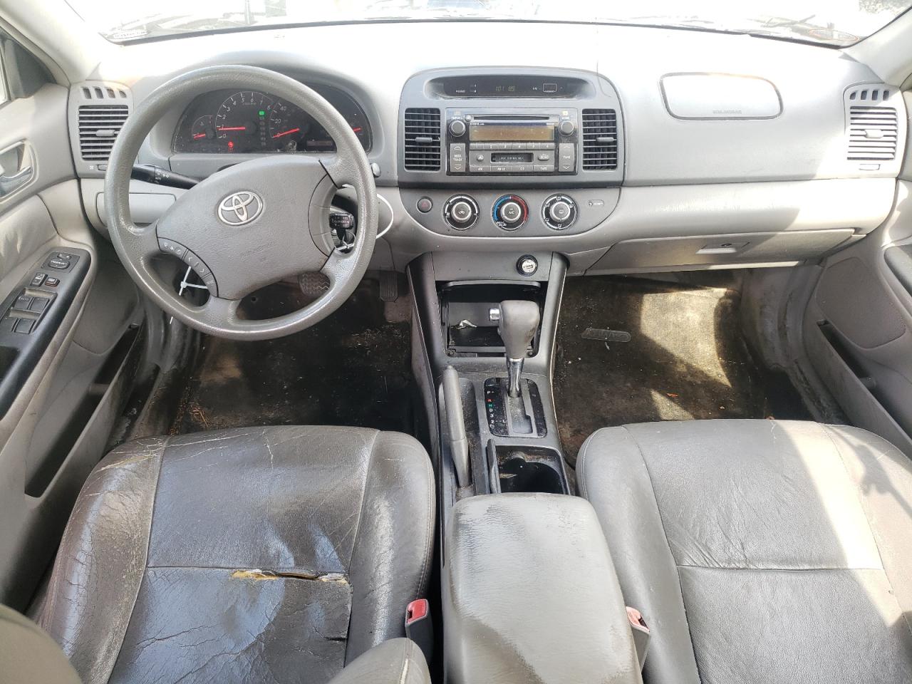 2005 Toyota Camry Le VIN: 4T1BF32K35U595588 Lot: 63861684