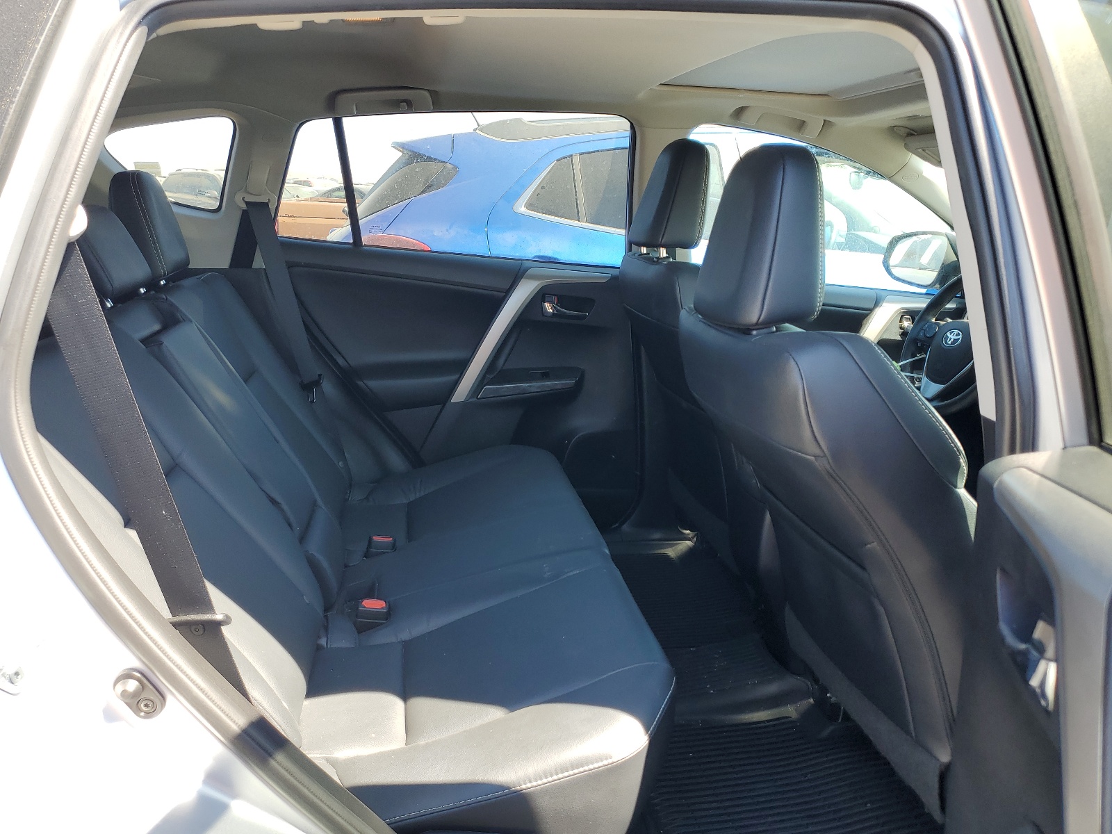 2T3YFREV0HW324924 2017 Toyota Rav4 Limited