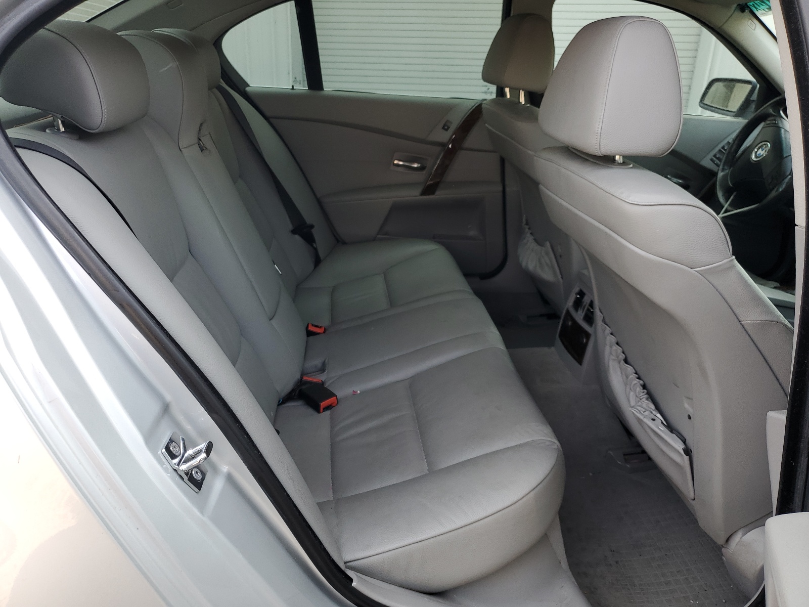 WBANF33576CB86883 2006 BMW 525 Xi