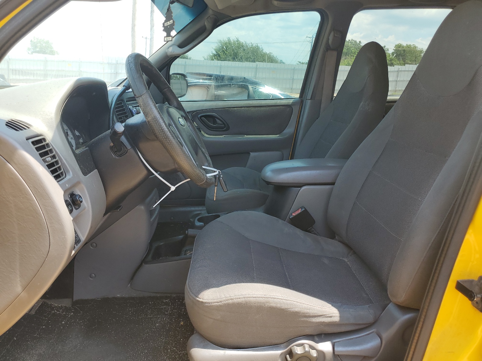 1FMYU04121KD99764 2001 Ford Escape Xlt