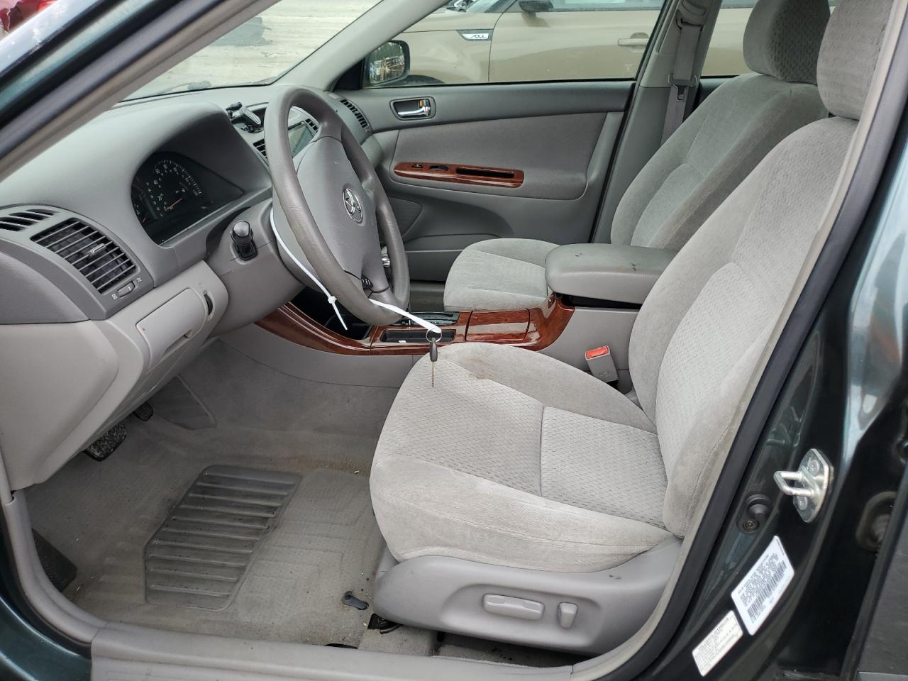 2003 Toyota Camry Le VIN: 4T1BE32K73U742463 Lot: 64671744