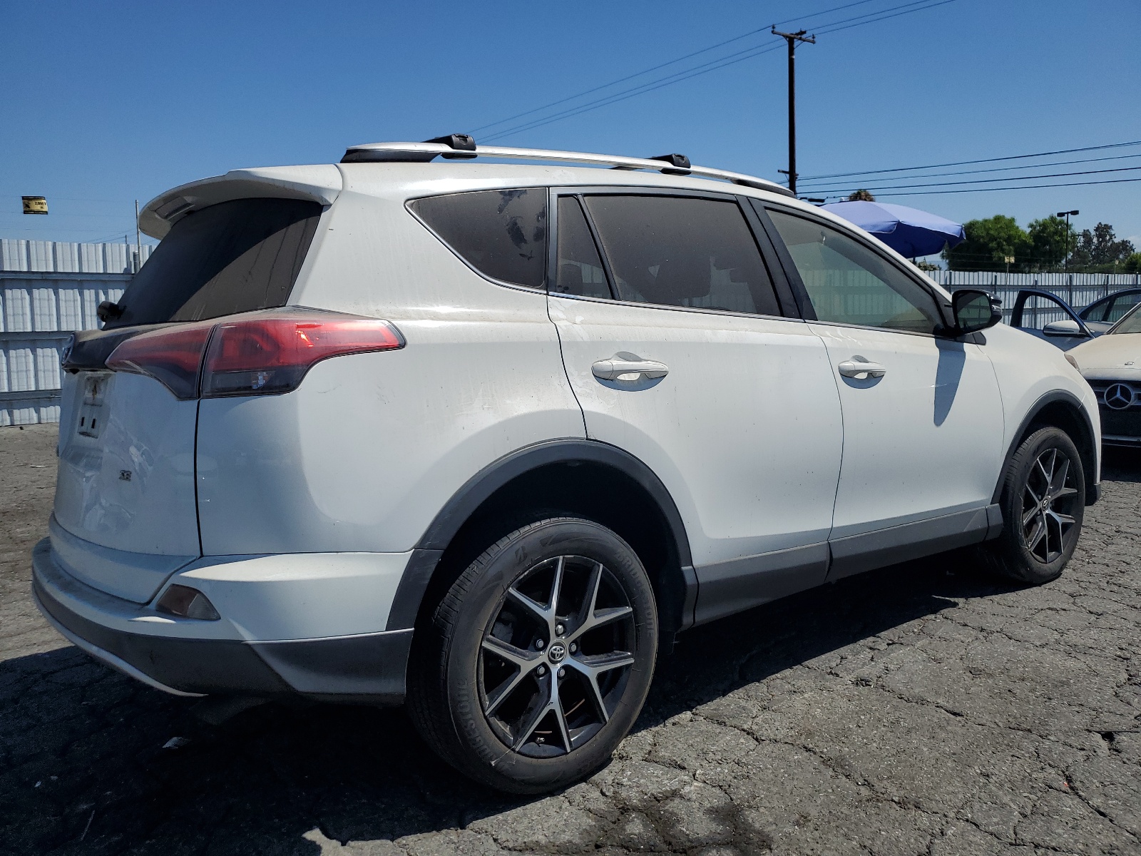 2016 Toyota Rav4 Se vin: JTMNFREVXGJ065603