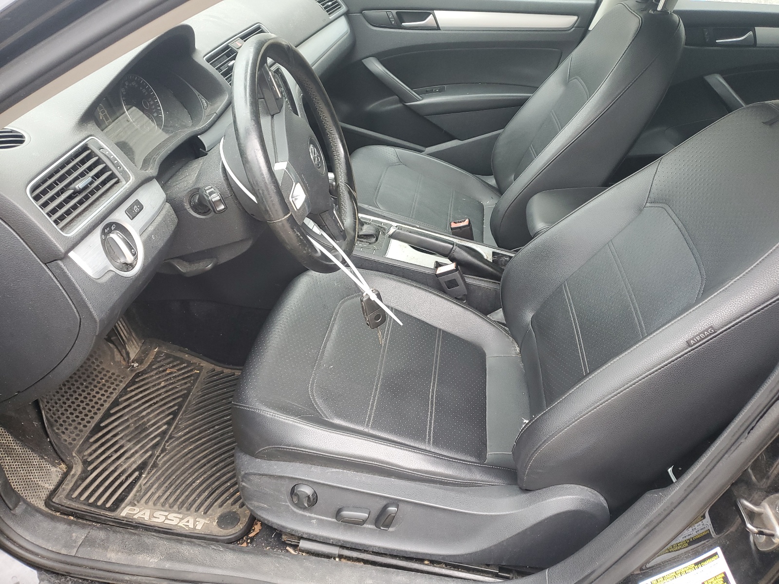 1VWBP7A32DC072700 2013 Volkswagen Passat Se