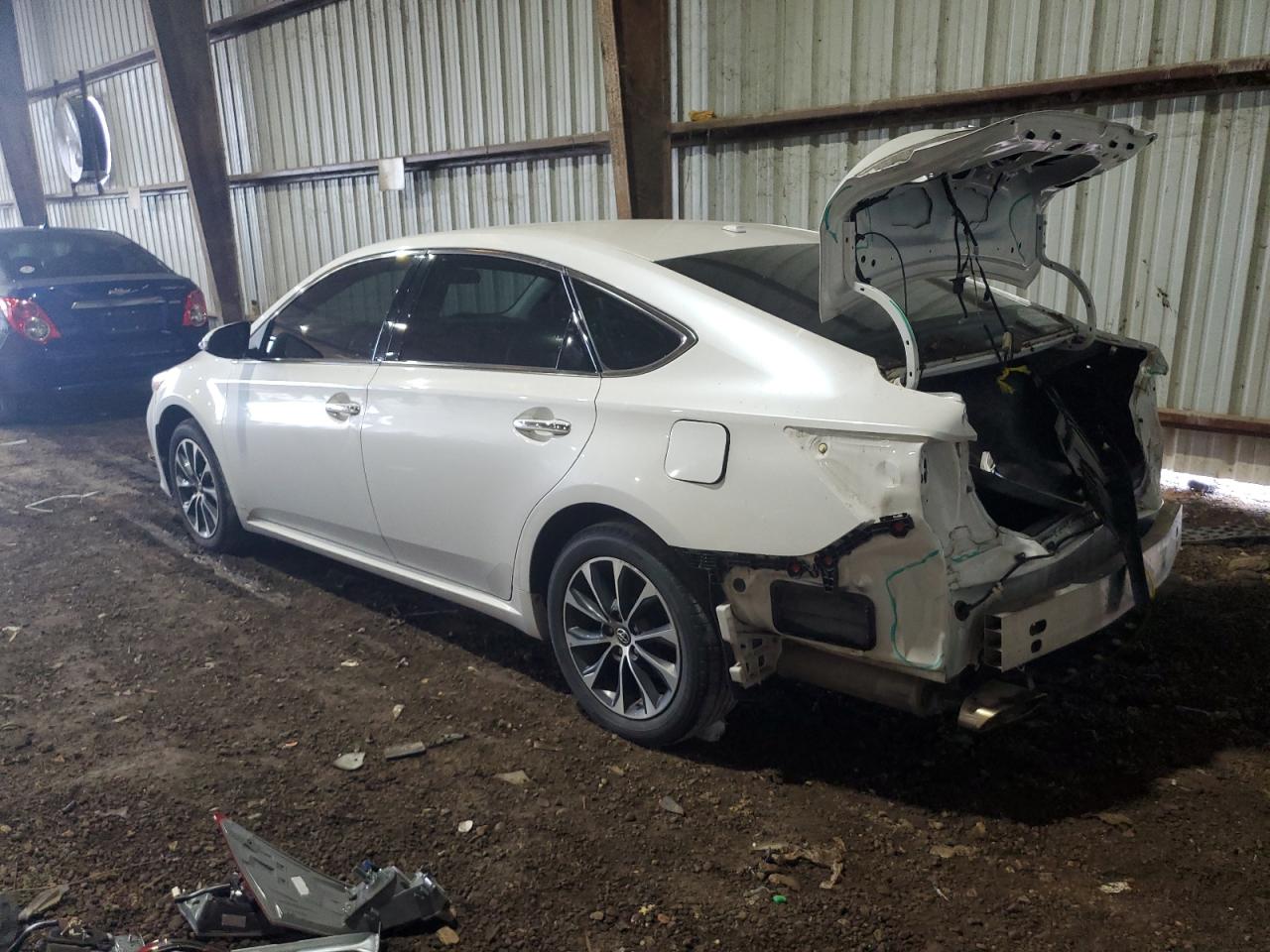 4T1BK1EB5JU287408 2018 TOYOTA AVALON - Image 2