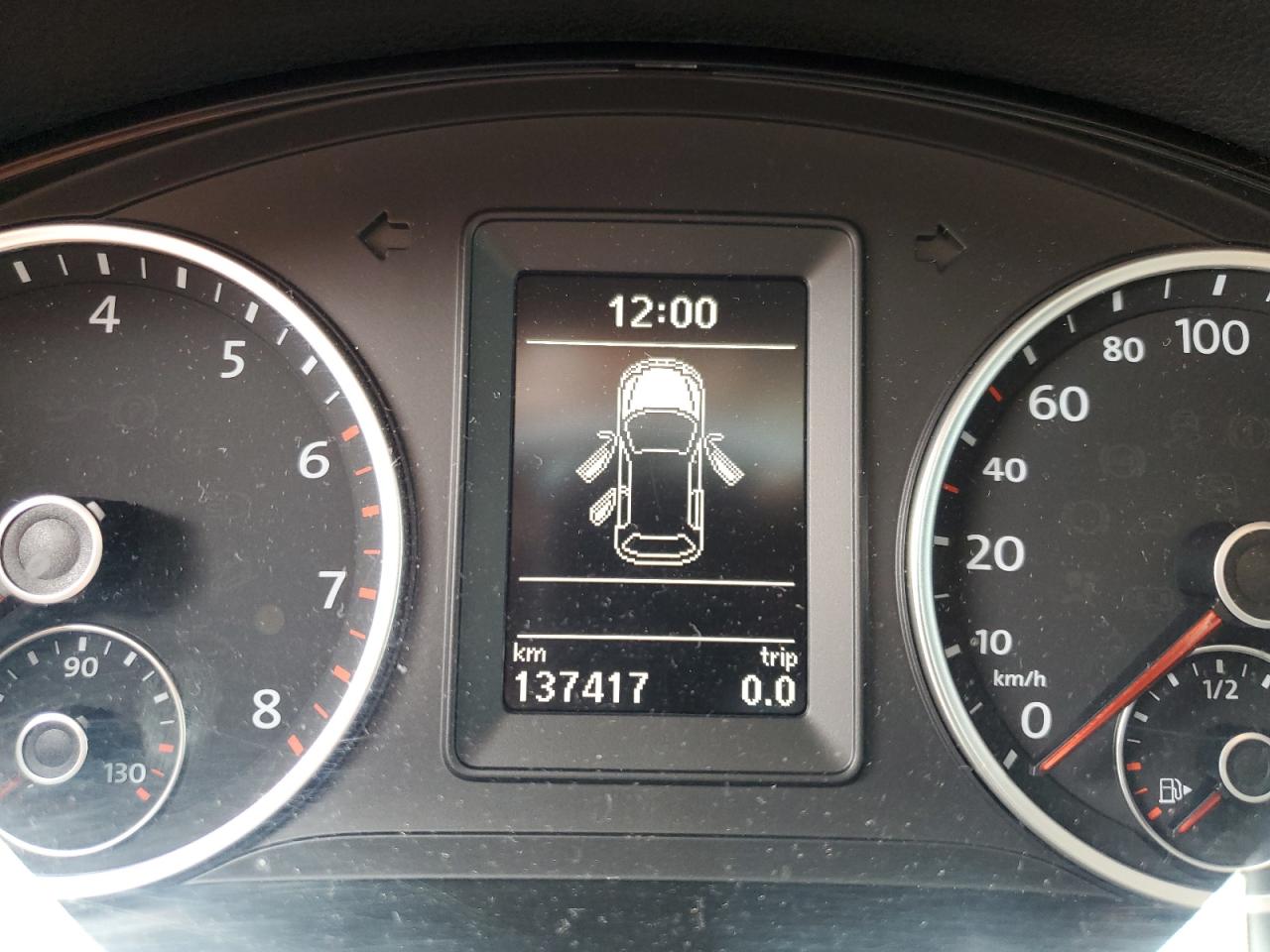 2017 Volkswagen Tiguan - Image 9