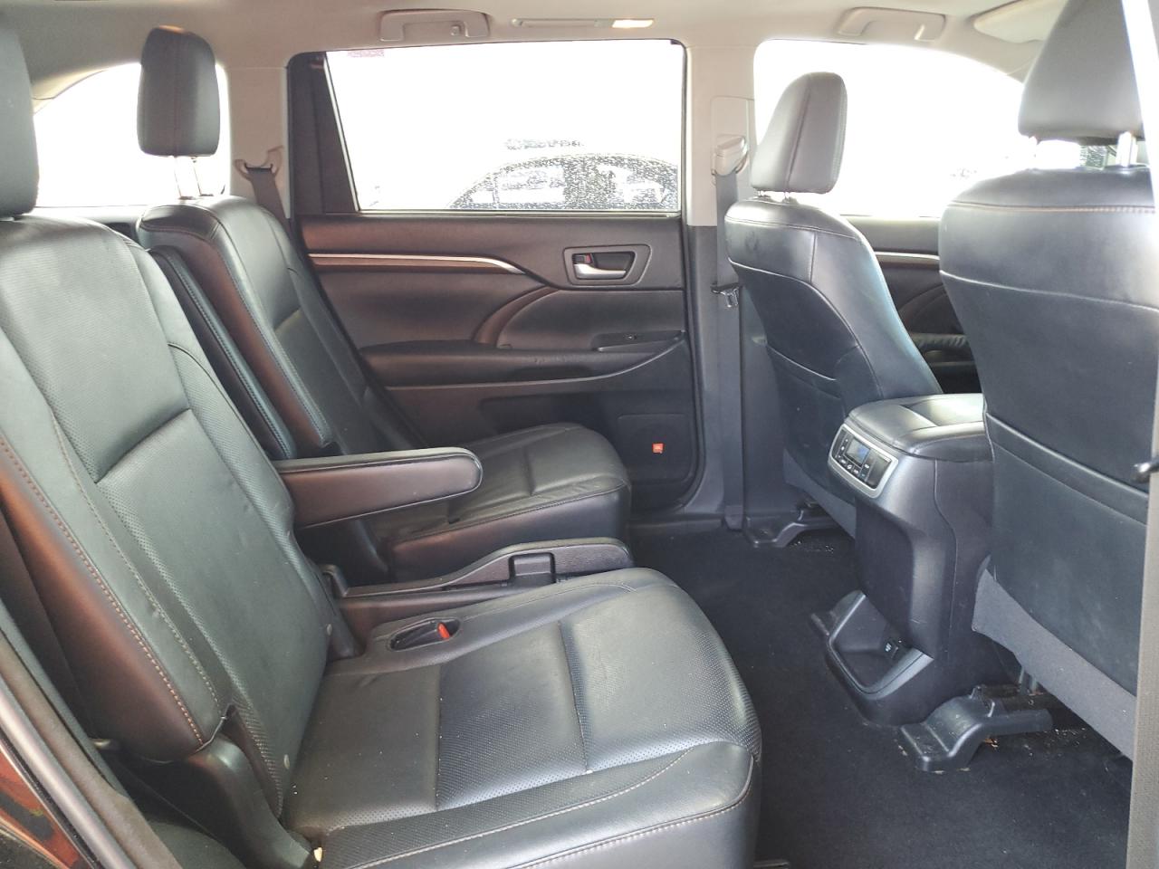 2015 Toyota Highlander Limited VIN: 5TDYKRFH6FS095586 Lot: 64038754