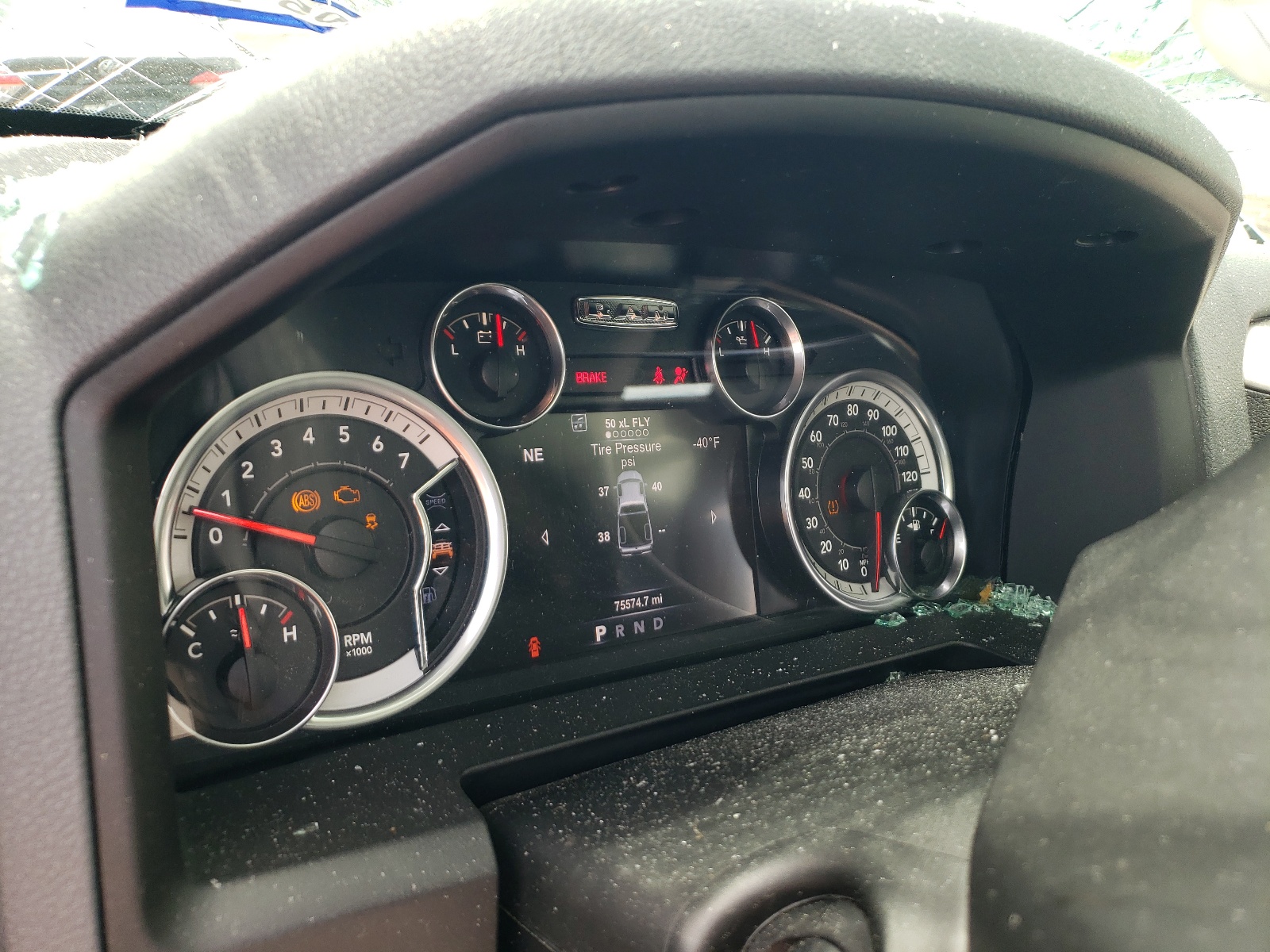 1C6RR6LT7HS561910 2017 Ram 1500 Slt