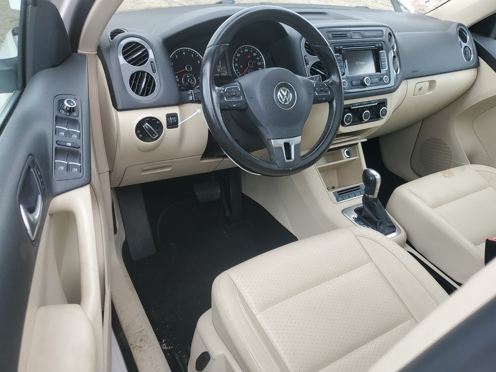 WVGAV7AX9CW570330 2012 Volkswagen Tiguan S