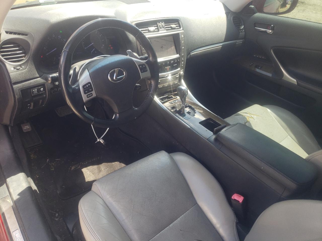 2011 Lexus IS - Image 8