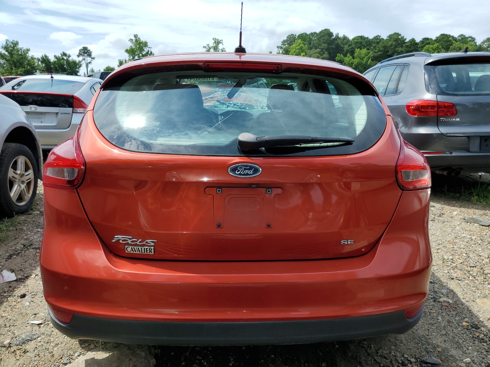 2018 Ford Focus Se vin: 1FADP3K21JL252617