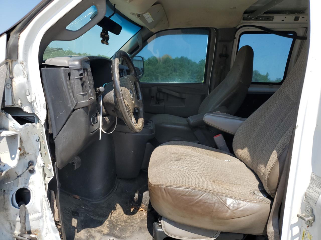 2017 Chevrolet Express G2500 VIN: 1GCWGBFFXH1171874 Lot: 63013864