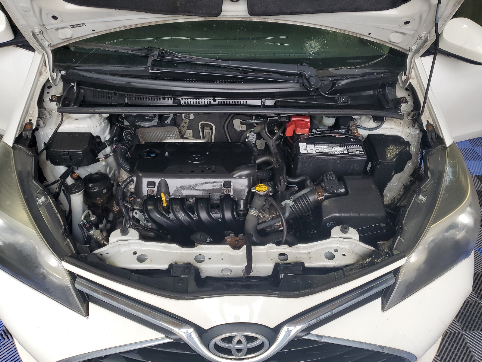 VNKKTUD35FA042377 2015 Toyota Yaris