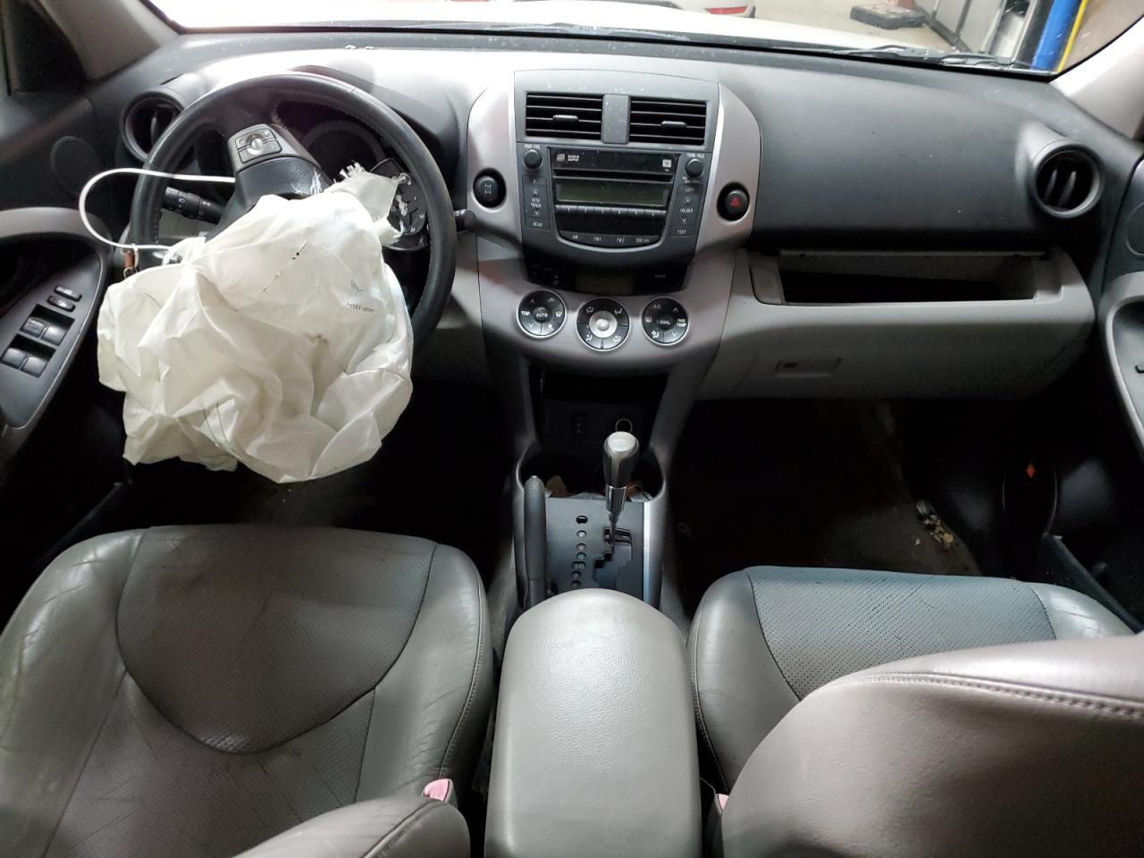 2007 Toyota Rav4 Limited VIN: JTMBD31V275116810 Lot: 60544174